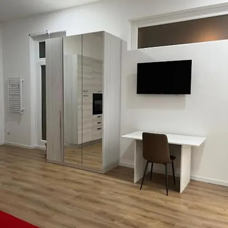 Via Garibaldi 1850 *